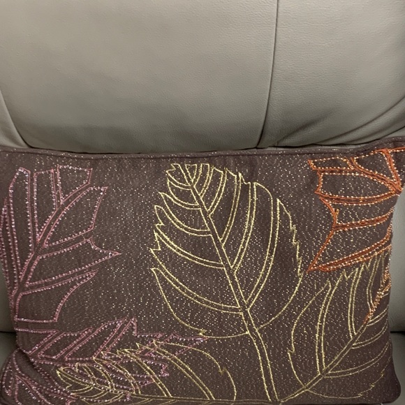 Kim Seybert Embroidered Leaves Throw Pillows Duck Feather Brown/Gold NWT S/2 - Picture 6 of 10